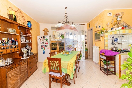 Foto Appartamento in via ruggero settimo, Caltagirone Centro di 122 m²