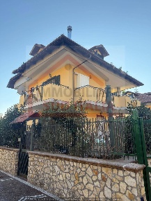 Foto Villa unifamiliare in via staffetta, Giugliano in Campania Lago Patria