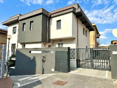 Foto Appartamento in Bivongi, Roma Anagnina di 50 m² con 2 locali