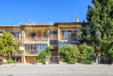 Foto Appartamento in Via Beniamino Ubaldi 6, Gubbio Centro di 140 m²