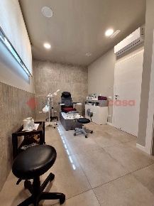 Foto Attività commerciale in Via Fedele Calvosa 57, Frosinone Tribunale