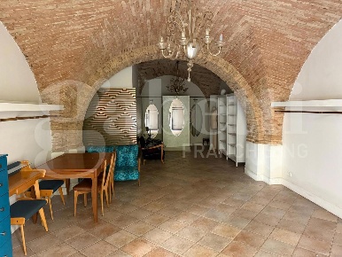 Foto Negozio in Via Giulia 6, Vasto di 68 m² con 2 locali in vendita
