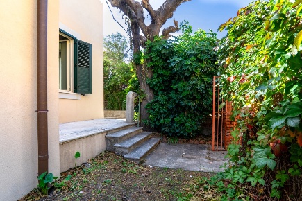 Foto Villa unifamiliare in Via CALDERA' 18, Barcellona Pozzo di Gotto