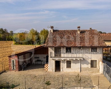 Foto Casa indipendente in Via Ressia 26, Vigone di 185 m² con 5 locali