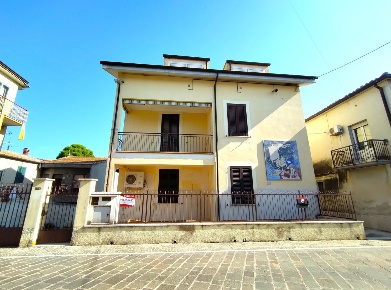 Foto Casa indipendente in San Filippo, Atri Casoli di 300 m² con 11 locali