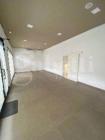 Foto Negozio in Via ROVIGO Piazza della Repubblica 2, Rovigo Centro Storico