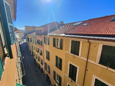 Foto Appartamento a Chiavari Centro Storico di 93 m² con 4 locali