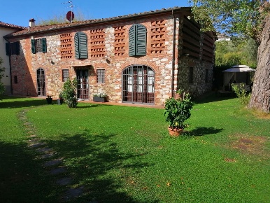 Foto Rustico a Lucca San Marco - Acquacalda di 240 m² con 6 locali