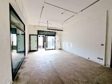 Foto Negozio a Prato Castelnuovo di 71 m² con 1 locali in vendita
