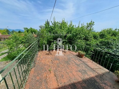 Foto Casa indipendente a Campi Bisenzio Ponte All'Asse di 205 m² in vendita