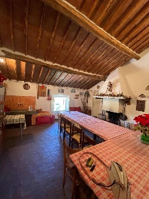 Foto Appartamento a Chiusdino di 92 m² con 5 locali in vendita