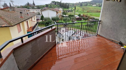Foto Appartamento a Carmignano Seano di 100 m² con 5 locali in vendita