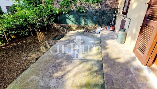 Foto Casa indipendente a Signa Centro di 119 m² con 5 locali in vendita