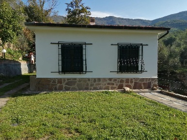 Foto Casa indipendente a Calci Centro di 80 m² con 3 locali in vendita