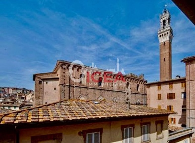 Foto Appartamento a Siena Piazza del Campo - Duprè di 93 m² con 4 locali