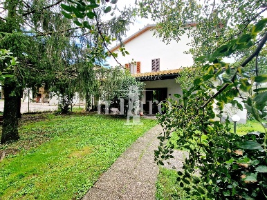 Foto Appartamento a Campi Bisenzio Torricella di 150 m² con 5 locali