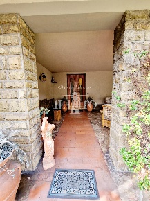 Foto Villa a schiera a Sesto Fiorentino Sesto Città di 255 m² con 8 locali