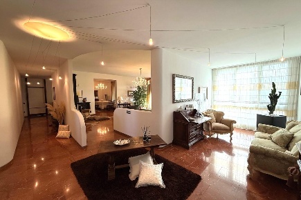 Foto Appartamento a Gambassi Terme Badia A Cerreto di 210 m² con 8 locali