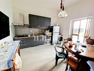 Foto Casa indipendente a Signa Centro di 160 m² con 5 locali in vendita