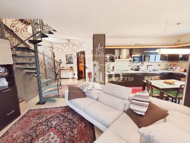 Foto Appartamento a Carmignano Comeana di 130 m² con 4 locali in vendita