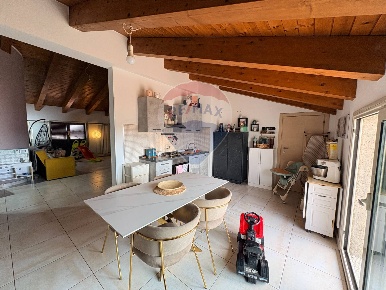 Foto Attico in Via Mazzini 16, Mazzarrone di 112 m² con 6 locali in vendita