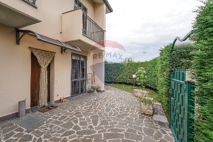 Foto Villa a schiera a Madone di 118 m² con 4 locali in vendita