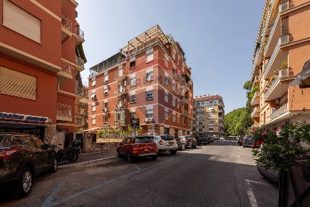 Foto Appartamento in Via Gualtiero Serafino, Roma Cipro di 87 m² in vendita