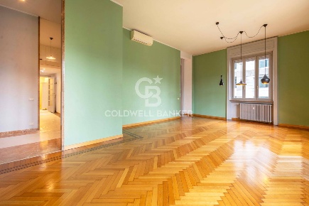 Foto Appartamento in Via Giuseppe Parini, Milano Porta Nuova di 200 m²