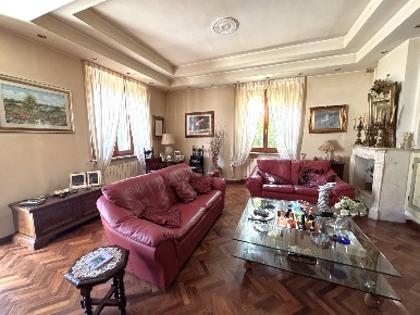 Foto Case semi ndipendenti in VIA DEI CAPPUCCINI, Fabriano Centro di 190 m²