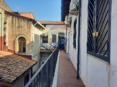 Foto Appartamento in Via Fratelli D'antoni, Catania Via delle Calcare