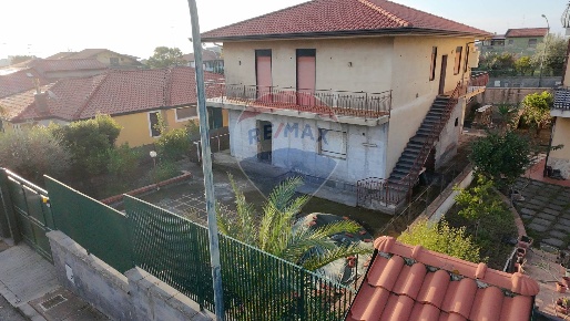 Foto Villa singola in Via Alcide de Gasperi, Tremestieri Etneo Centro