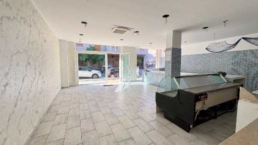 Foto Locale commerciale in VIALE TICA, Siracusa Tica - Zecchino di 125 m²