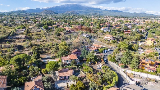 Foto Villa singola in via delle ginestre, Pedara Centro di 200 m²