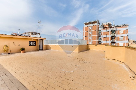 Foto Attico in VIA FIUME, Ladispoli Centro di 105 m² con 3 locali