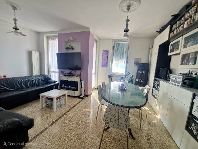 Foto Appartamento in Via Cravasco, Genova di 85 m² con 6 locali in vendita
