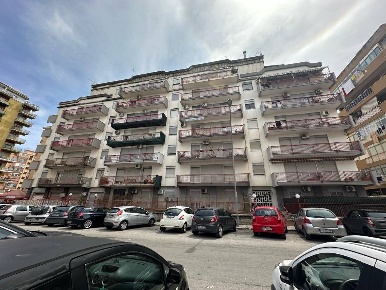 Foto Appartamento in Via Enrico Hassan, Palermo Settecannoli di 147 m²