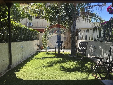 Foto Casa indipendente in Viale rosanna, Noto di 70 m² con 3 locali
