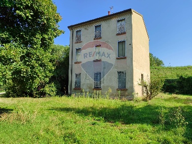 Foto Casa indipendente in Via cavicchini luigi, Sermide e Felonica