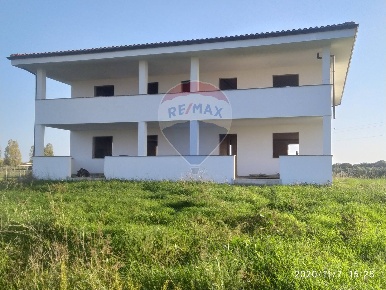Foto Casa indipendente a Aprilia Apriliana - Campo del Fico di 300 m²