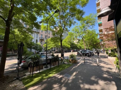 Foto Negozio in Via Andrea Solari, Milano Solari di 30 m² con 2 locali