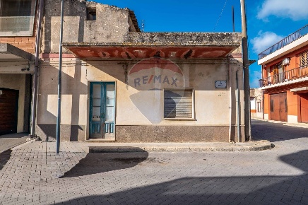 Foto Casa indipendente in Via Vittorio Veneto, Mazzarrone di 92 m²