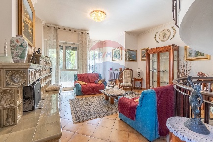 Foto Villa a schiera in via Egidio Galbani, Roma Ponte Mammolo di 168 m²