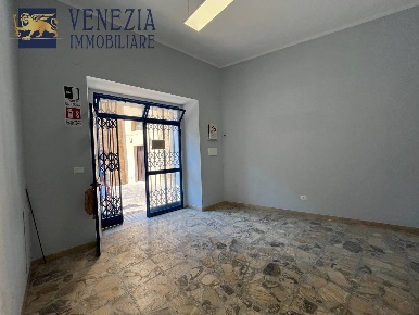 Foto Ufficio in Piazza Farina, Sciacca Centro di 40 m² con 2 locali