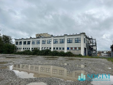 Foto Capannone industriale a Settimo Torinese di 2587 m² in affitto