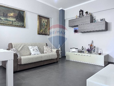 Foto Appartamento in via  Sebastopoli, Pomezia di 78 m² con 3 locali