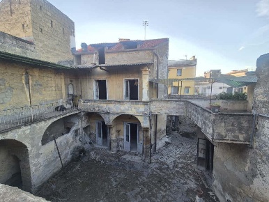 Foto Casa indipendente in Gramsci, Caivano Centro di 250 m² in vendita