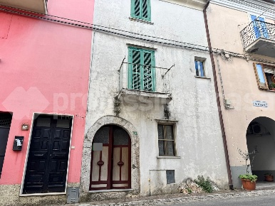 Foto Casa indipendente in Via Giuseppe Laurelli 999, Fornelli di 86 m²