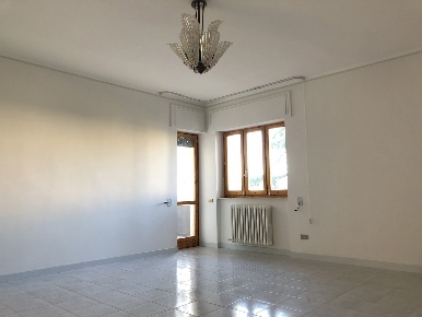 Foto Appartamento in Via Roma 102, Manduria Centro di 130 m² con 5 locali
