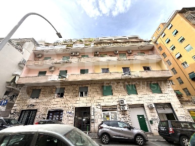 Foto Appartamento in Via Saluzzo 65, Roma Re di Roma di 135 m² con 4 locali