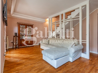 Foto Villa unifamiliare in Italia, Villaricca di 215 m² con 5 locali